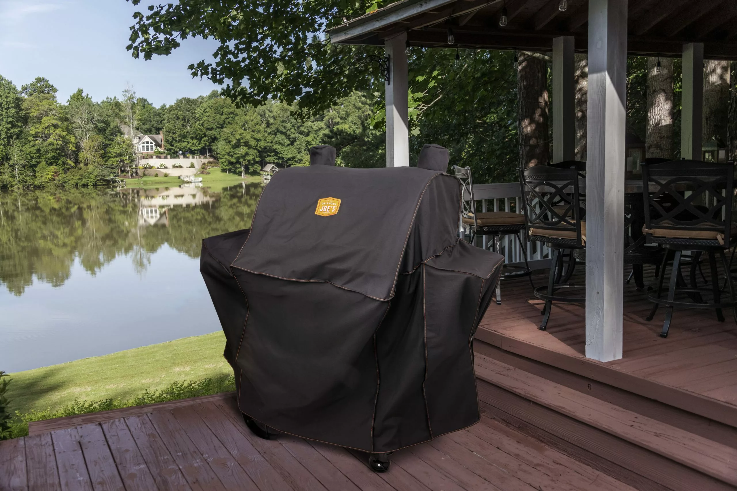 Oklahoma Joe's Grilling Tools & Accessories Rider DLX 55-in W x 49-in H Black Horizontal Smoker Cover 4 Oklahoma Joe's Grilling Tools & Accessories Rider DLX 55-in W x 49-in H Black Horizontal Smoker Cover - Image 4