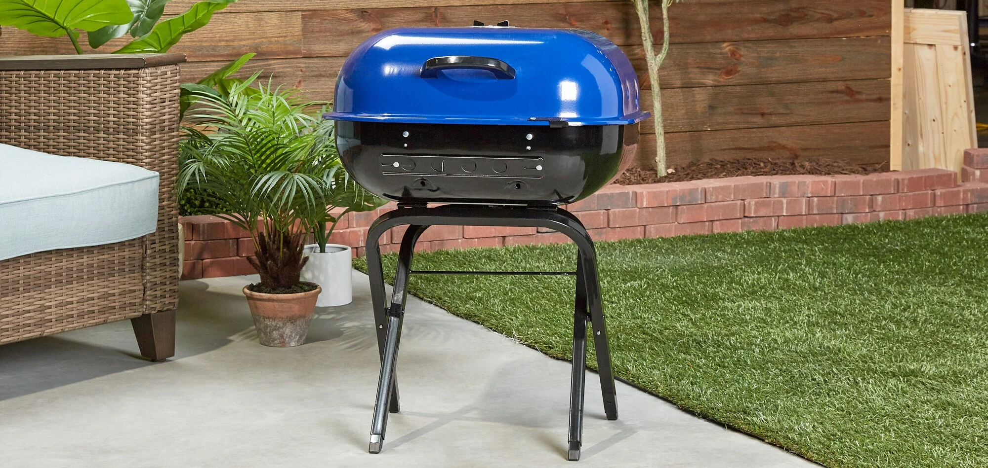 Americana Grills 21.25-in W Ocean Blue Kettle Charcoal Grill 3 Americana Grills 21.25-in W Ocean Blue Kettle Charcoal Grill - Image 3